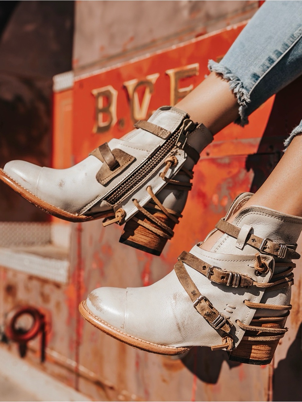 Freebird Crue Strappy Ice/ Light Gray and Brown Ankle Boots 9